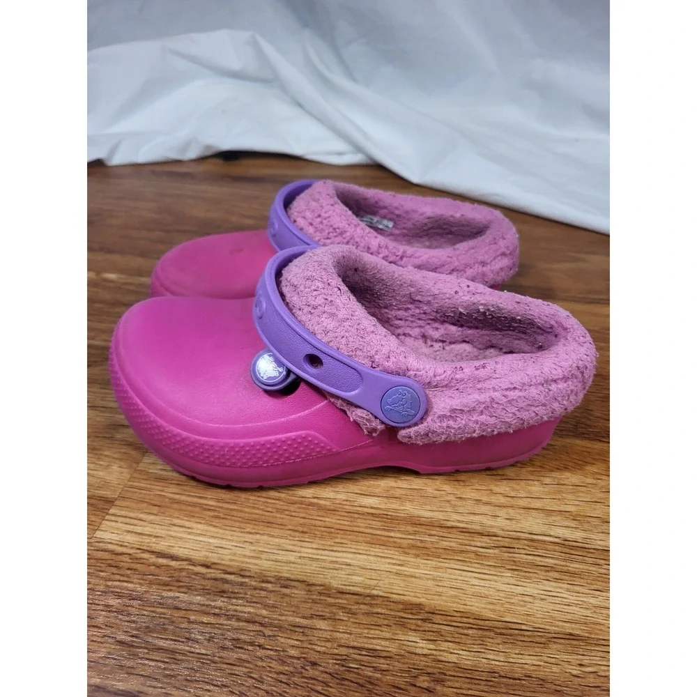 Crocs‎ Kids' Classic Lined Fuzzy Clogs   Hot Pink Size J 1